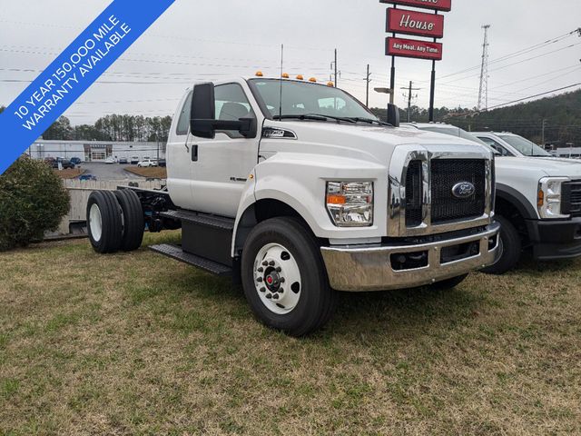 2025 Ford F-750SD Base