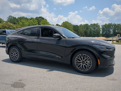 2025 Ford Mustang Mach-E