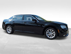 2022 Chrysler 300 Touring
