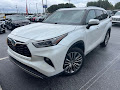 2022 Toyota Highlander Hybrid Platinum