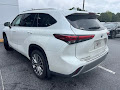 2022 Toyota Highlander Hybrid Platinum